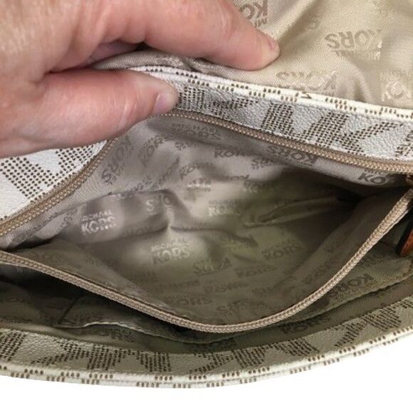 Michael Kors Hamilton Flap Vanilla Monogram Tan Leather Gold Chain Shoulder Bag - Picture 7 of 16